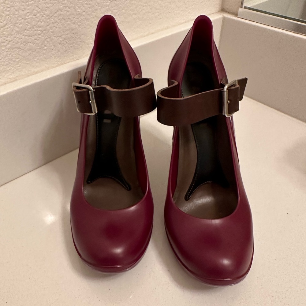 New Marni Burgundy Mary Jane Rubber Pumps Size 35